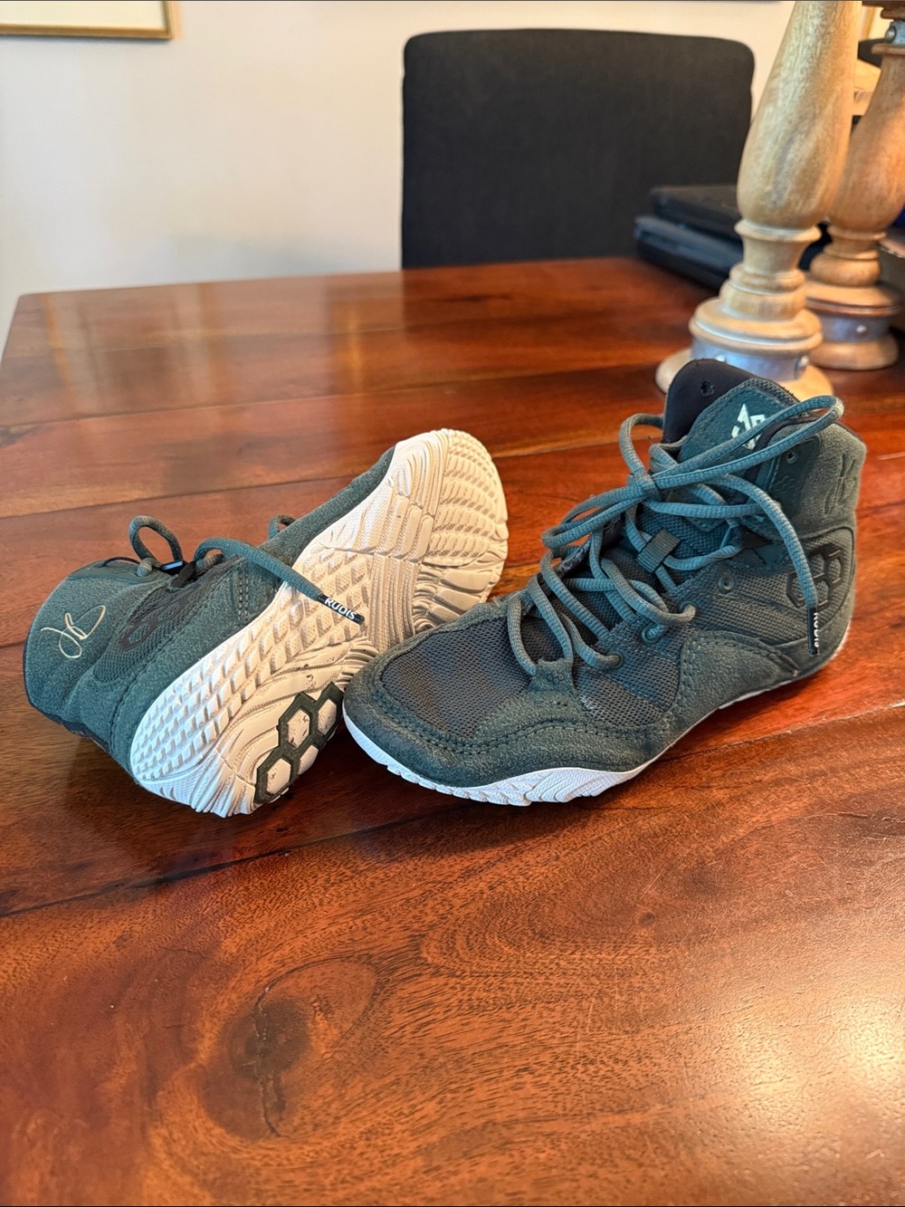 Kids High-Top wrestling Sneakers in Green - Lightweight Athletic Shoes